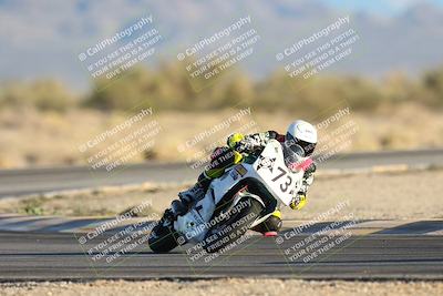 media/Dec-07-2025-CVMA (Sun) [[3e7d2de5dc]]/Race 18-Formula Twins-Formula 40 UL/